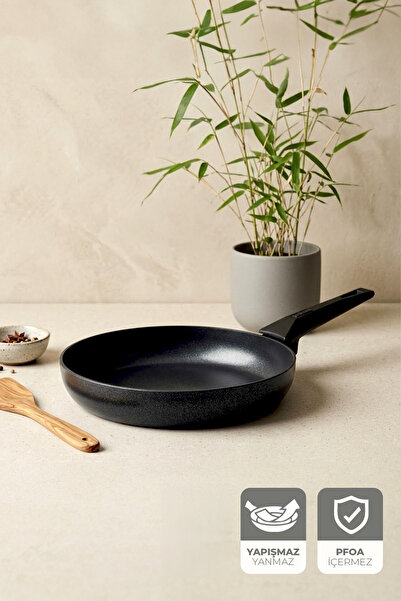 Kitchen Life مقلاة جيجيلي كريستيل تيتانيوم 26 سم