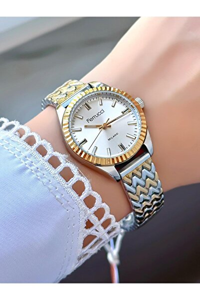 Ferrucci ساعة يد نسائية من ميلانو بمينا أبيض وسوار معدني ذهبي وفضي
