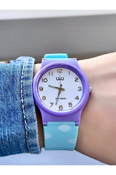 Q&Q ساعة يد نسائية بسلك بلاستيكي مقاوم للماء