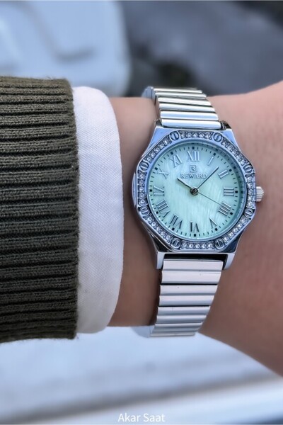 Reward ساعة يد نسائية بحزام فولاذي RD212016L