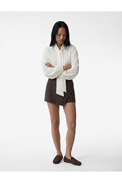 Koton Атласна блузка звичайного крою з довгими рукавами-балонами та коміром-ш...