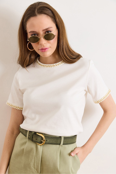 Olalook Γυναικείο μπλουζάκι με λεπτομέρεια από πλέξη λευκών μαλλιών TSH-19000969