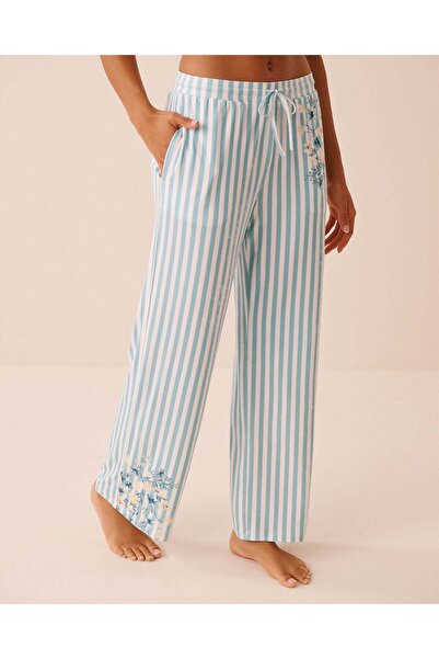 La Vie en Rose بنطلون بيجامة فائق النعومة بطباعة خطوط زهرية
