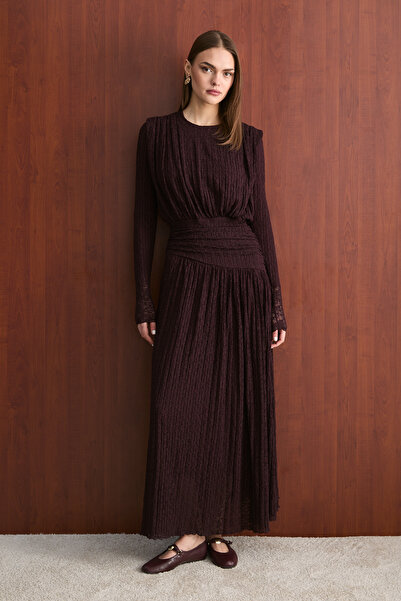 Melike Tatar فستان دانتيل بتفاصيل كورساج 32-2758