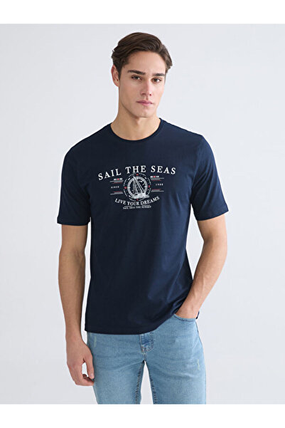 LC Waikiki RMZ GİYİM FARKIYA تي شيرت رجالي من القطن الممشط مطبوع عليه ياقة روبا