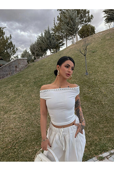 kırmızı butiks Λευκό Crop Top με Καγιόκαϊκ Λαιμόκοψη και Σχέδιο Droplet