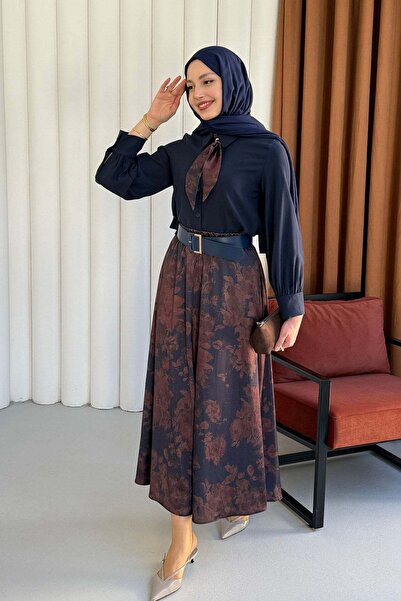Modaensarbutik Çiçek Desen & Fular Yaka Kemerli Tesettür Takım-LACİVERT