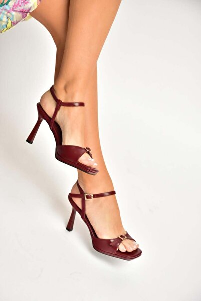 Fox Shoes Y518710109 Burgundijske ženske cipele sa tankom petom
