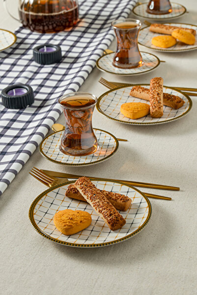 clasavm Modern Kare Desenli Royal Grid Çay Seti | 18 Parça Takım, 6 Gold Çay Bardağı ve Pasta Tabağı