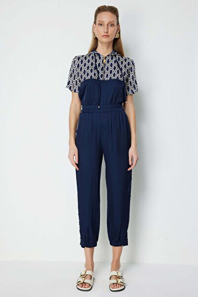 ON Φόρμα παντελόνι με ελαστικό τελείωμα στα μπατζάκια και λεπτομέρεια με σχέδιο