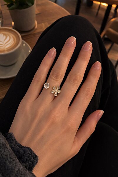 New Obsessions Adjustable Flower Ring