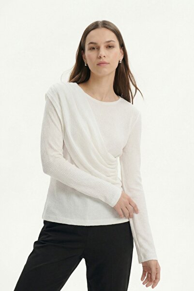 Rays Εκρού Μπλούζα με Ποδιά Ποδηλάτου και Ντραπέ Σχέδιο 252134