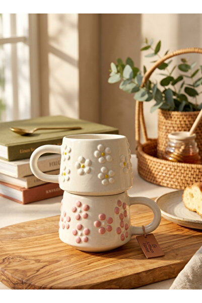 BB TRADE Handmade Set of 2 Pink and White Daisy Ceramic Mugs