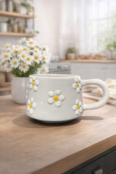 BB TRADE Handmade Daisy Pattern Ceramic Mug