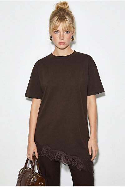 Bianco Lucci Γυναικείο μπλουζάκι με δαντέλα με λεπτομέρειες, ασύμμετρη κοπή κ...