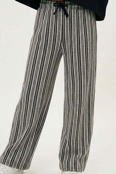 Breeze بنطلون بناتي بفيونكة وحزام مطاطي للخصر، مناسب للأعمار من 4 إلى 8 سنوات...