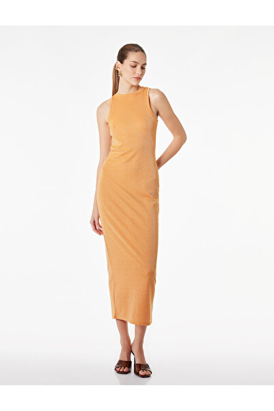 Koton εφαρμοστό Αμάνικο φόρεμα με λαιμόκοψη με γκλίτερ