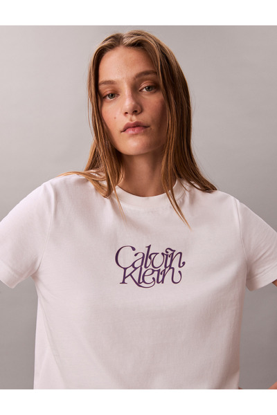 Calvin Klein تي شيرت نسائي بأكمام قصيرة