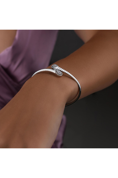 JUNEBERRY Twirl of Elegance