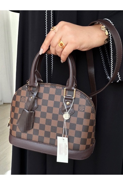 Generic Clutch Bag and shoulder bag, high quality, with accessories, no box