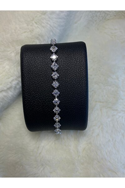 Çelik Çelik, silver zirkon taş bileklik. Kararma yapmaz, ayarlanabilir.