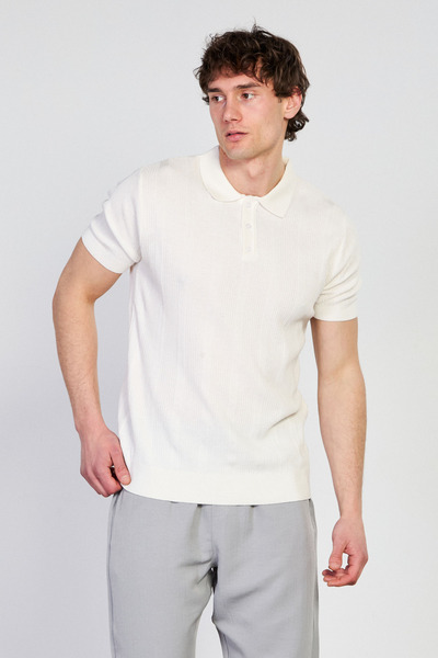 BARRELS AND OIL Men's textured polo collar buttoned knitwear t-shirt - ecru