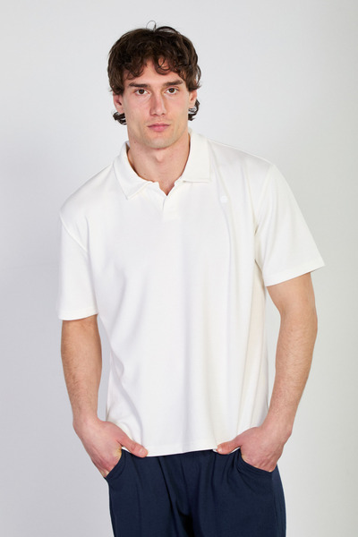 BARRELS AND OIL Men's Half-Pleated Polo Collar T-Shirt - Ecru