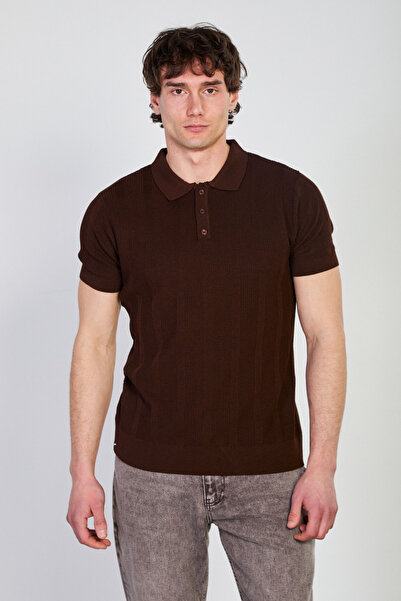 BARRELS AND OIL Men's textured polo collar buttoned knitwear t-shirt - brown