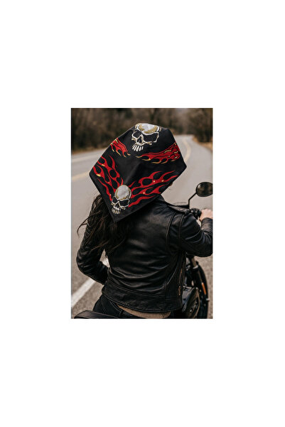 shop Bandana cu craniu de culoare neagră