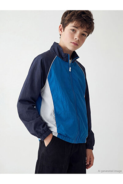 LC Waikiki Rmz Gi̇yi̇m Farki̇yla Color Blocked Boys' Raincoat