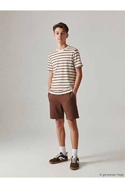 LC Waikiki Rmz Gi̇yi̇m Farkiyla Striped Boys' T-Shirt and Shorts