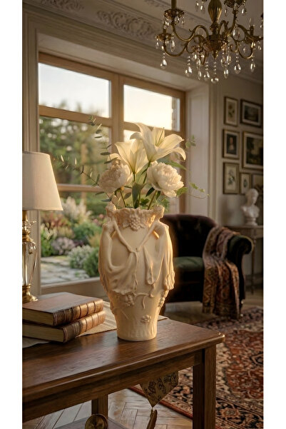 END Design Artistic Vase with Ancient Roman Woman Figure – Elegant Roman Woma...