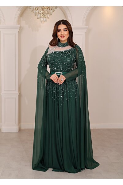 NHMODA فستان سهرة بياقة عالية وتفاصيل شفافة ومرصعة بالأحجار، بأكمام كاب وتصمي...