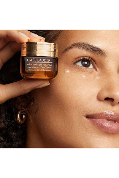 Estee Lauder ESTÉE LAUDER GELİŞMİŞ GECE ONARICI GÖZ KREMİ 3 PARÇALI SEYAHAT BOYU CİLT BAKIM SETİ