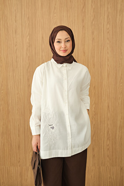 LOCCO Γυναικείο πουκάμισο με λεπτομέρεια από κέντημα με χάντρες, λευκό