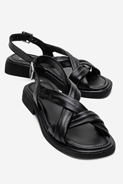 LuviShoes Γυναικεία σανδάλια FRAND Μαύρα από γνήσιο δέρμα με χιαστί λουράκια