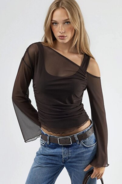 Hiccup Asymmetrical Collar Fitted Crop Top