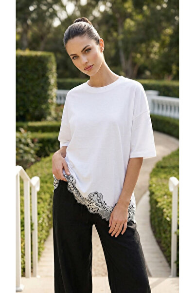 Amia&Co. White Oversize Crew Neck Women's T-Shirt with Lace Detail
