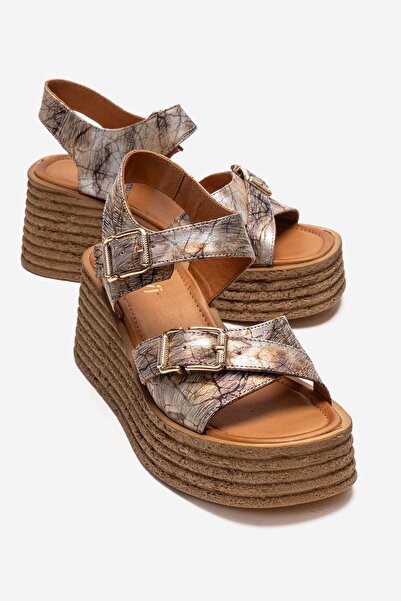 LuviShoes Γυναικεία πέδιλα με σφήνα σόλα από γνήσιο δέρμα με χρυσό σχέδιο MIR...