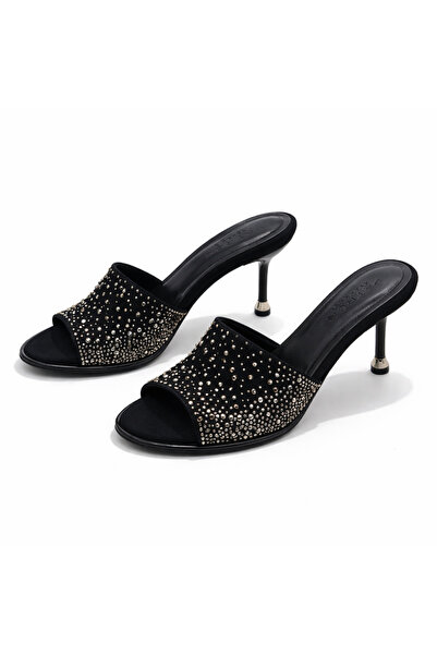 PATRON SHOES نعال نسائية بكعب مزين بتفاصيل من الساتان - نعال للمناسبات الخاصة...