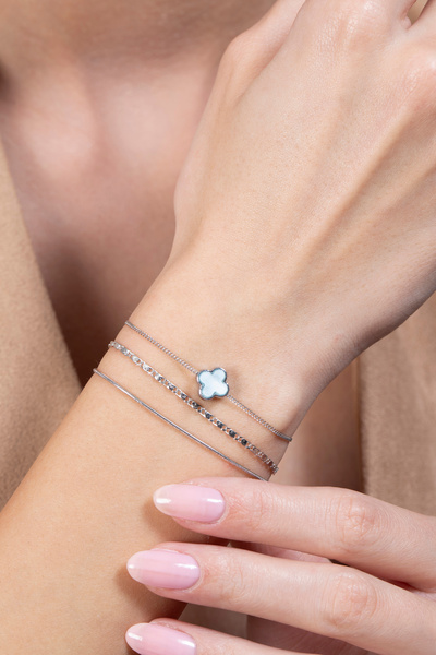 Elika Silver Mavi Yonca Model Çoklu Zincir Model Bileklik