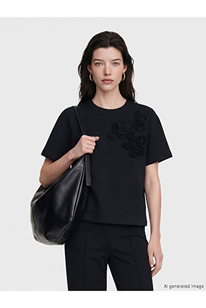 LC Waikiki Rmz Gi̇yi̇m Farkiyla Soft Touch Women's T-Shirt with Floral Appliqué