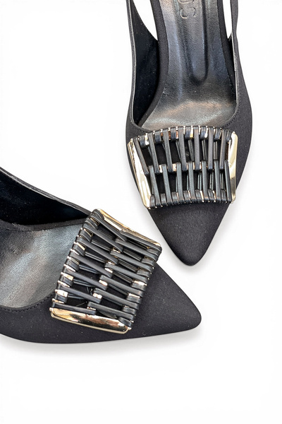 Elexus Γυναικεία μεταλλική αγκράφα με λεπτομέρειες και στιλέτο με μεσαίο τακούνι