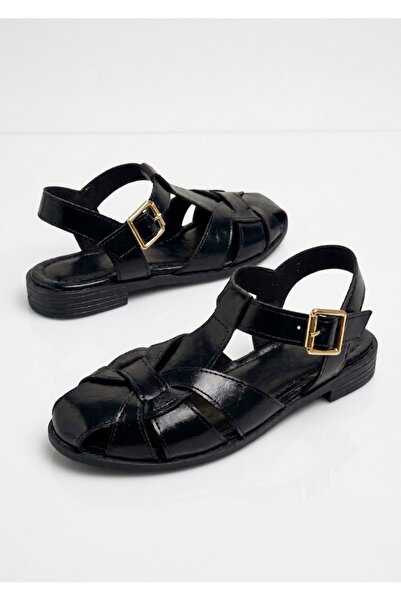 guijarro Γυναικεία μαύρα γυαλιστερά δερμάτινα πέδιλα Fisherman με αγκράφα, ca...