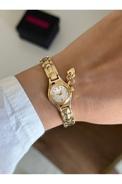 Newera Watch ساعة يد نسائية معدنية بتفاصيل دقيقة على شكل قلب