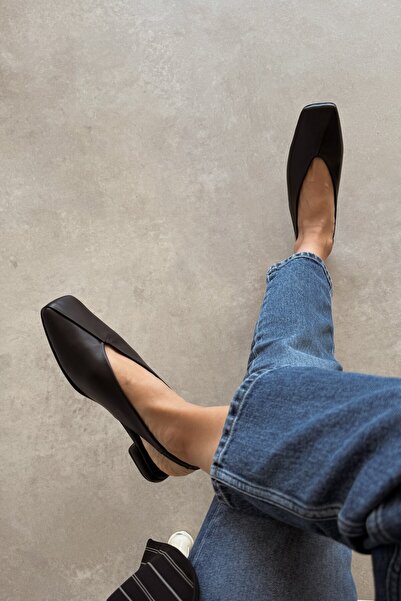 nope21shoess حذاء باليه من الجلد الطبيعي باللون الأسود من بلانكو