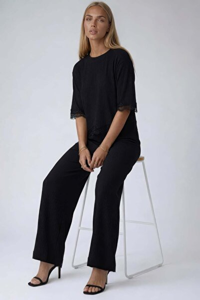 Trend Alaçatı Stili Black Crew Neck Lace Detailed Oversized Wrinkled Blouse a...
