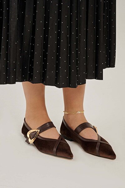 Modezya Kahve Kadife Sivri Burun Toka Detay Kadın Ayakkabı