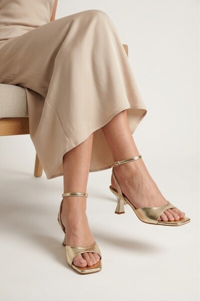 wolfcity Γυναικεία ψηλοτάκουνα παπούτσια με λουράκια στα δάχτυλα