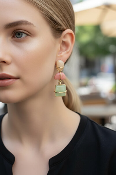 LYRA Bags & Accessories أقراط نسائية من LYRA بتفاصيل حجرية أنيقة للنساء